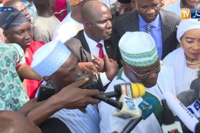 نيجيريا: بوهاري يفوز بكرسي الرئاسة بالأغلبية الساحقة على منافسه أبو بكر