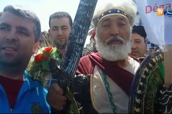 الزي التقليدي الأمازيغي الممثل لشخصية “شيشنق” حاضر في مسيرة الجمعة العاشرة