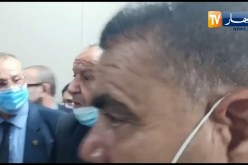نواب البرلمان يحتجون بسبب مقاطعة وزير الصناعة لأحد النواب بعدم التكلم وقال له “حبس علينا هذا الكلام”