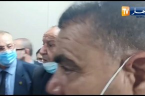 نواب البرلمان يحتجون بسبب مقاطعة وزير الصناعة لأحد النواب بعدم التكلم وقال له “حبس علينا هذا الكلام”