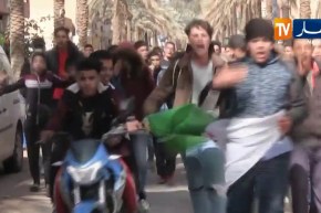 غرداية: تلاميذ يخرجون في مسيرة مناهضة لعهدة رئاسية جديدة