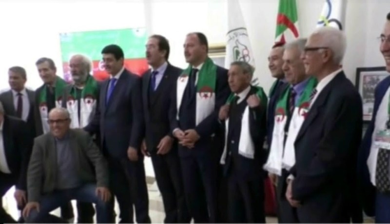 زطشي يكرم لاعبي فريق جبهة التحرير الوطني خلال الجمعية العامة