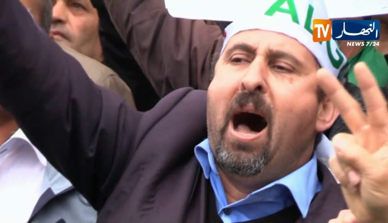 نقابة عمال البلديات في وقفة إحتجاجية لمساندة الحراك الشعبي