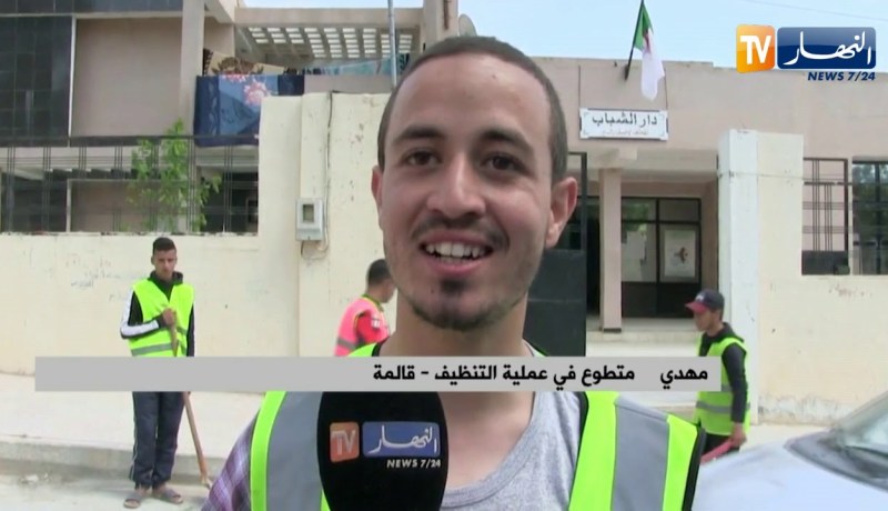 قالمة: شباب من أصحاب السترات البرتقالية والصفراء في عمل تطوعي لتنظيف المحيط