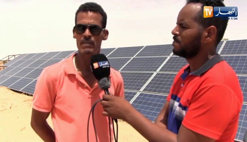 برج باجي مختار: عائلات تتمسك بخدمة أراضيها بإستخدام إمكانياتها الخاصة