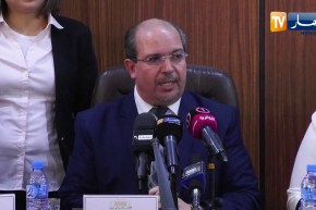 محمد عيسى: لا زيادات في أجور الأئمة