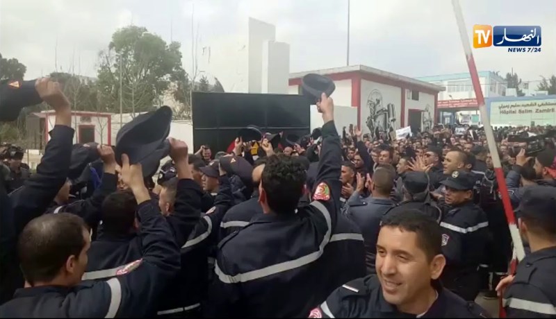 أعوان الحماية المدنية يرفضون الحوار قبل تنحية المدير العام للحماية المدنية لولاية الجزائر