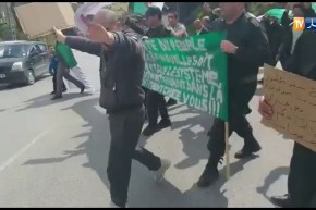 تيزي وزو …عمال محافظة الغابات  يواكبون الحراك في مسيرة سلمية