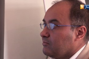 الذباب الإلكتروني…بين الشك والحقيقة تبقى وسيلة تدمير