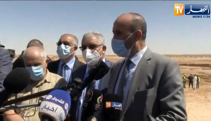 وزير الداخلية: قمنا بمعاينة مكان حادث تسرب النفط وإستمعنا لإنشغالات المواطنين والقناة الناقلة ستصلح