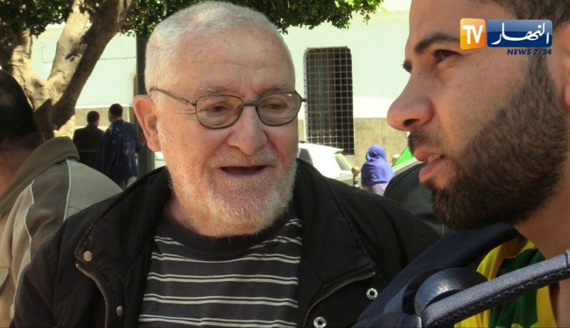 مجتمع: مسنون وشيوخ.. على حافة حراك الجزائر