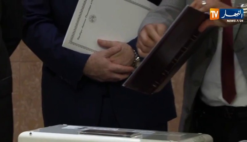 عرض نماذج النقود الجديدة بالوزارة الأولى