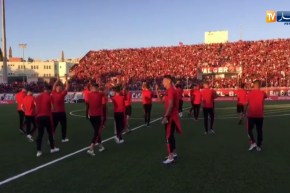 لحظة دخول لاعبي إتحاد العاصمة لملعب 08 ماي ‎