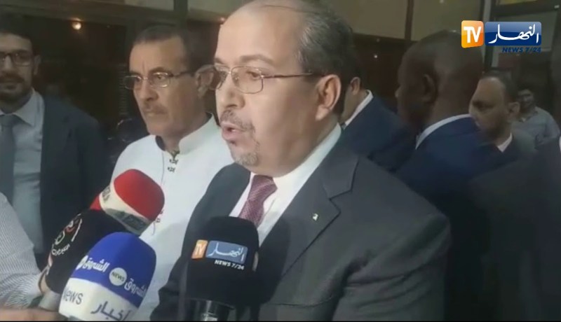 محمد عيسى: رحمة الله نزلت على قلوب الجزائريين في الشهر الفضيل