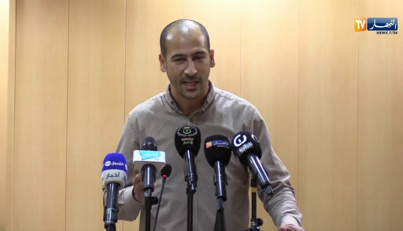 طبيب يقدم نصائح وقائية للجزائريين لتفادي الإصابة بفيروس “كورونا”