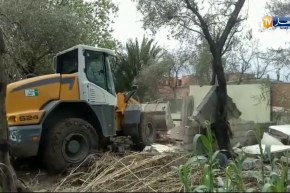 هدم 26 بناية ومحلات تجارية فوضوية بعنابة !!