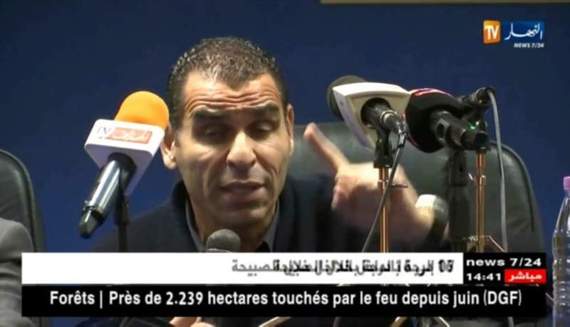 رئيس الفاف خير الدين زطشي يعطي إشارة إنطلاق البطولة الولائية لمدينة سطيف