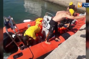 إنقاذ 14 شابا كانوا بصدد هجرة غير شرعية بعد إنقلاب زورقهم بسواحل زرالدة