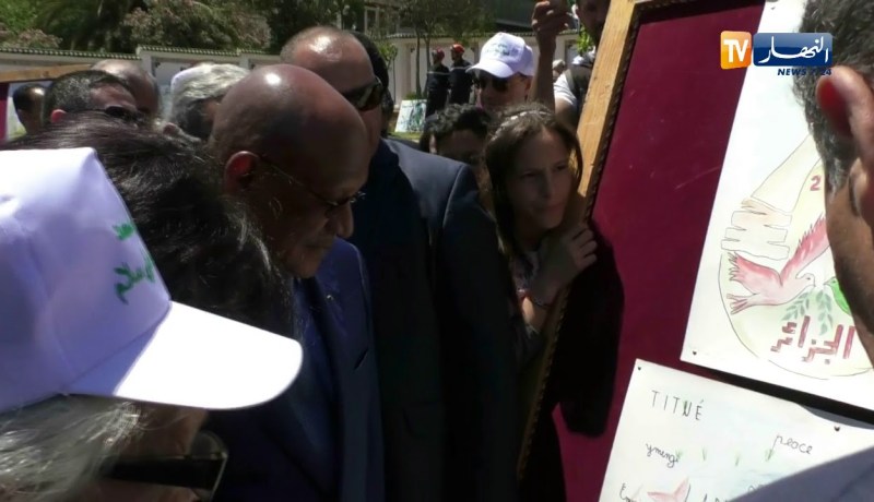 مجاهدة معروفة تزغرد وزوخ يتفاعل معها خلال يوم السلام العالمي