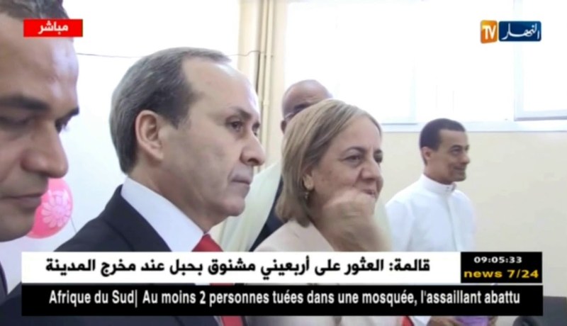 جولة وزارية  بدار العجزة في دالي ابراهيم لتوزيع الهدايا