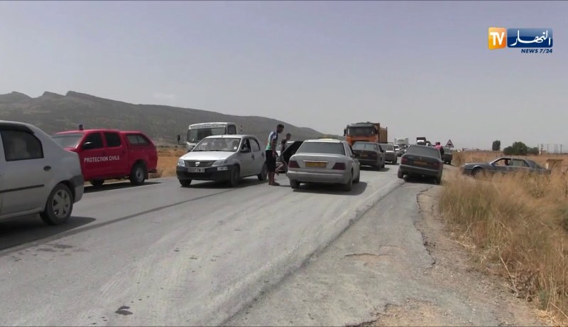 تبسة: وفاة 4 أشخاص وجرح 4 آخرين في حادثي مرور بالطريق الوطني رقم  10