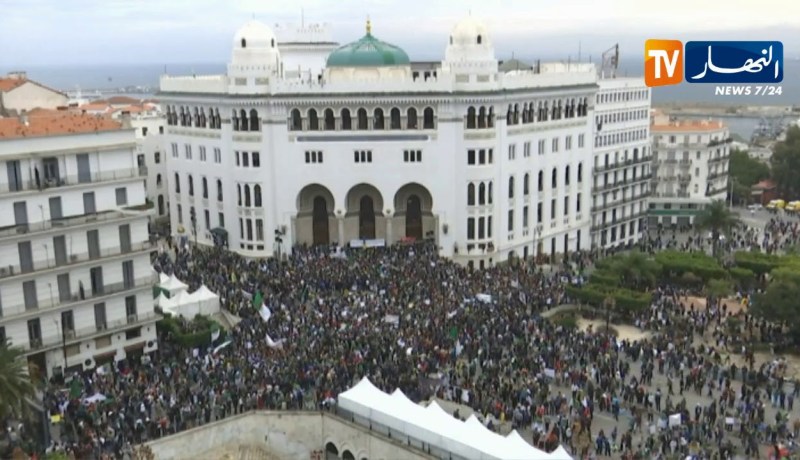 العاصمة/ مسيرات حاشدة للجمعة الحادية عشرة على التوالي من عمر الحراك