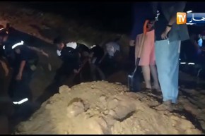 عين تموشنت  :  انهيار صخري بشاطئ عشوائي غير محروس .. و البحث جاري عن شخص مفقود