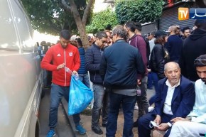 تظامن كبير بين الشباب لتنظيف الشوارع أثناء المسيرات السلمية