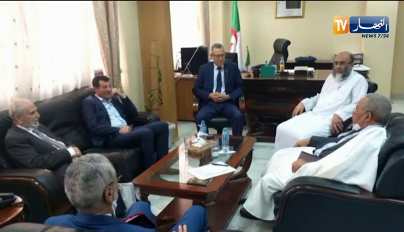 وزير الإتصال الناطق الرسمي للحكومة يستقبل كلا من قسوم ولباطشة