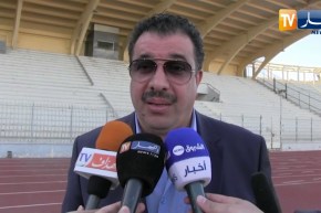 والي وهران يقوم بزيارة تشجيعية لتشكيلة الحمراوة قبل مواجهة الكأس أمام السياسي