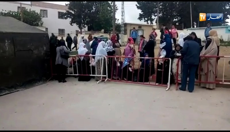 الجيش يتطوع لعلاج سكان منطقة الحدادة بسوق أهراس