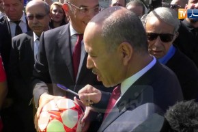 شاهد ..”قصة زعلان مع الستيلو ..!!”