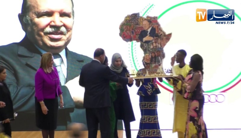 الشبان الأفارقة يكرمون الرئيس عبد العزيز بوتفليقة في اليوم الإفريقي للشباب