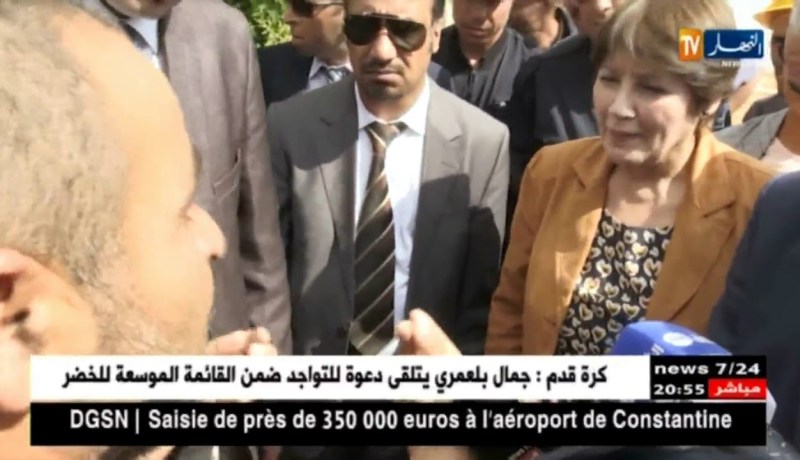 مواطنون يستغلون حضور الوزراء لطرح إنشغالاتهم.. بشعار “اليوم وماشي كل يوم”