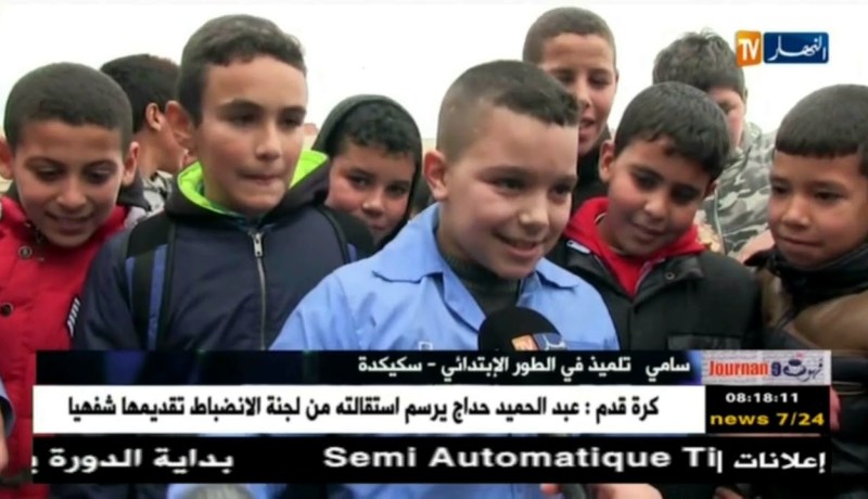 جورنان اليوم/ سكيكدة..شاب يحول شاحنته إلى ركح مسرح يجوب المناطق النائية