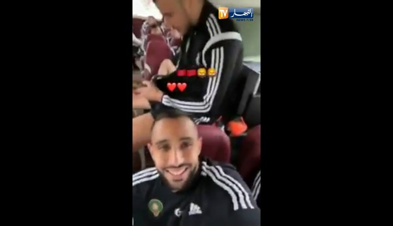 لاعبو المنتخب المغربي يرقصون على أنغام أغنية جزائرية!!