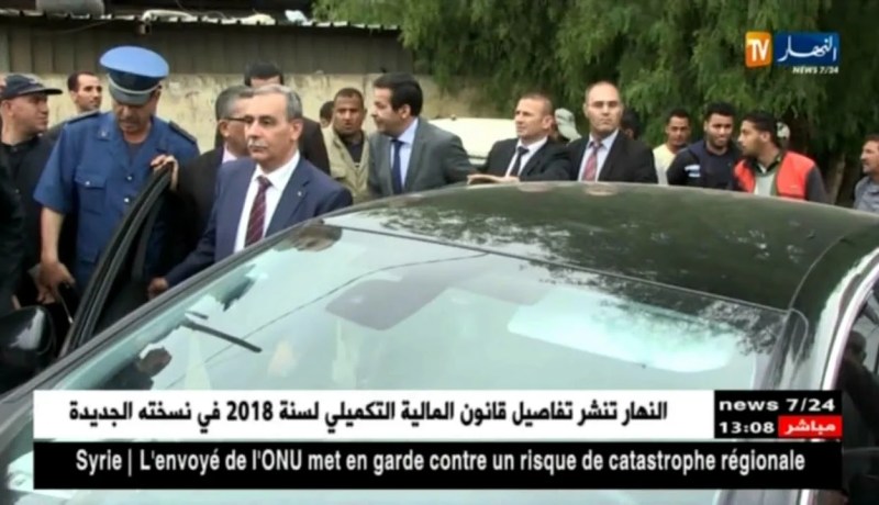 البليدة: بروتوكول وزير التجارة يخطئ في سيارة الوزير