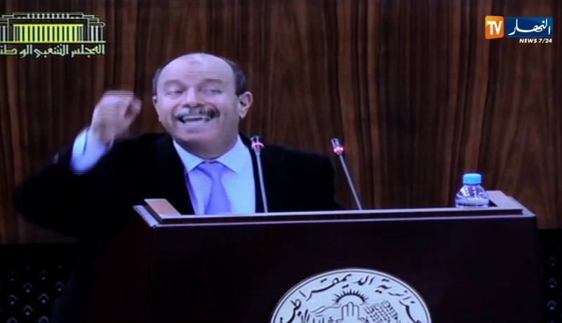 زغماتي : ” لا يحق للأمن العسكري تفتيش المساكن أو إحتجاز الأشخاص دون إذن”