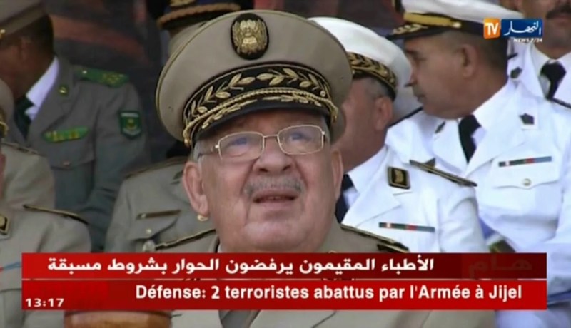 الفريق “أحمد قايد صالح” في زيارة يوم الأربعاء إلى القاعدة المركزية للإمداد بالبليدة / ن ع1