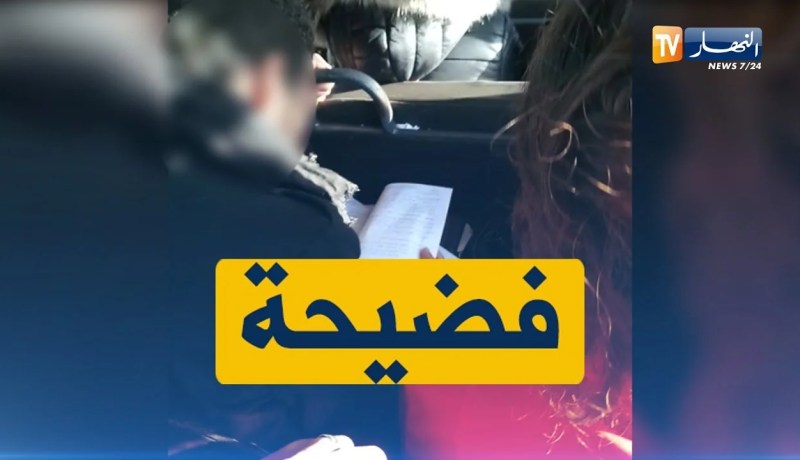 شاهد “أستاذ جامعي” يصحح أوراق الطلبة في الكار..!!؟