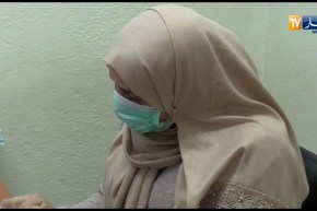 شاهد..عمال بلدية الجازية النائية بأم البواقي يضعون كماماتوقاية من وباء “كورونا”