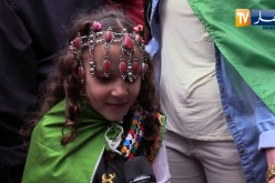 نشيد “من أجلك عشنا يا وطني” كاملا بصوت طفلة