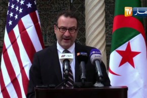 مساعد وزير الخارجية لشؤون الشرق الأدنى يعقد ندوة صحفية بمقر السفارة الأمريكية