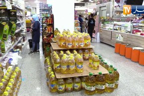 تجارة:  تسويق زيت المائدة مباشرة من المنتج نحو التجزئة و المستهلك