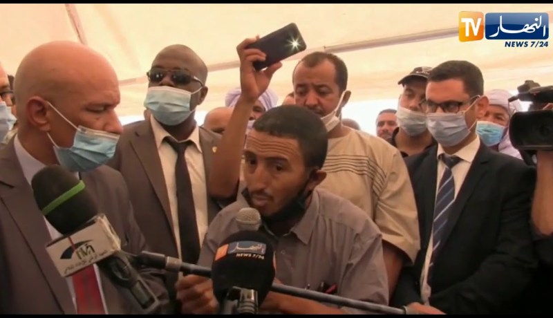 “..أدرار: هذا ماقاله أحد الفلاحين الشباب لوزير الفلاحة.. “راني قريب نهبل ماعنديش تريسيتي
