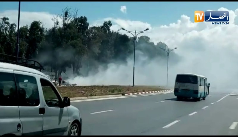 بجاية.. شاهد خطورة المفرغة العشوائية على مستعملي الطريق الوطني الرابط بين بلديتي أوقاس وسوق الإثنين