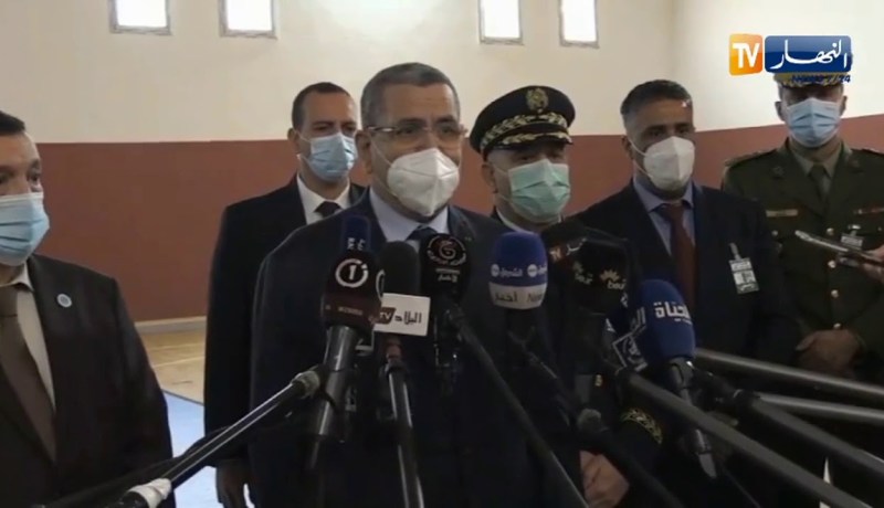 الوزير الأول يشرف على إفتتاح الموسم الدراسي للطورين المتوسط والثانوي