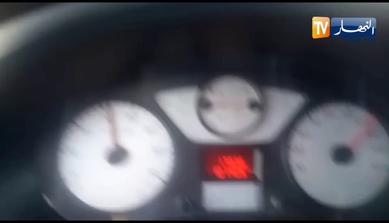 حافلة لنقل المسافرين تسير بسرعة جنونية بالأغواط