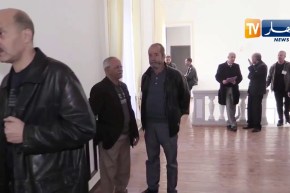 سيدي بلعباس: والي الولاية يجتمع بالمنتخبين لفتح الإنسداد الواقع منذ 11 شهرا