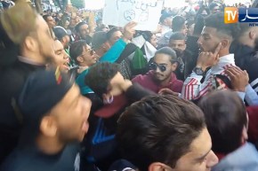 المدون ريفكا يشارك بالمسيرات السلمية في العاصمة